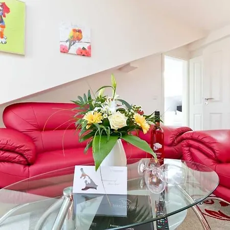 فيلة Livia Whg 04