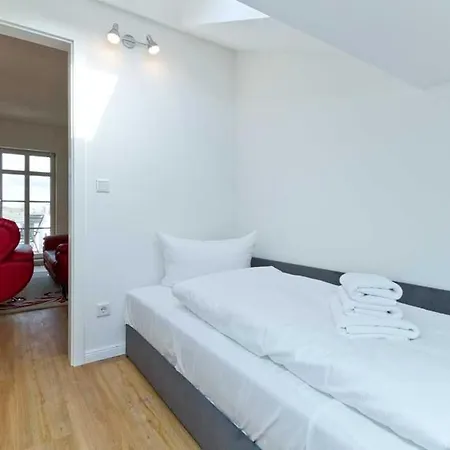 Livia Whg 04 فيلة